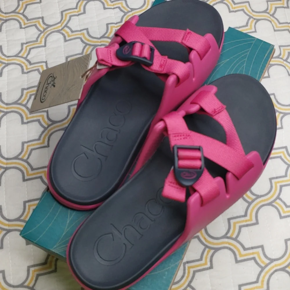 Kids Chacos: Pink Sandals - Picture 2 of 5